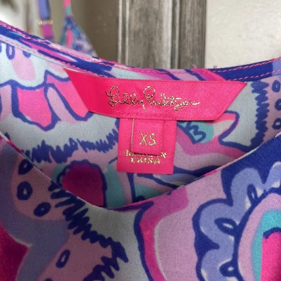 Lilly Pulitzer tank top with v-cut flare. XS. - Picture 3 of 3